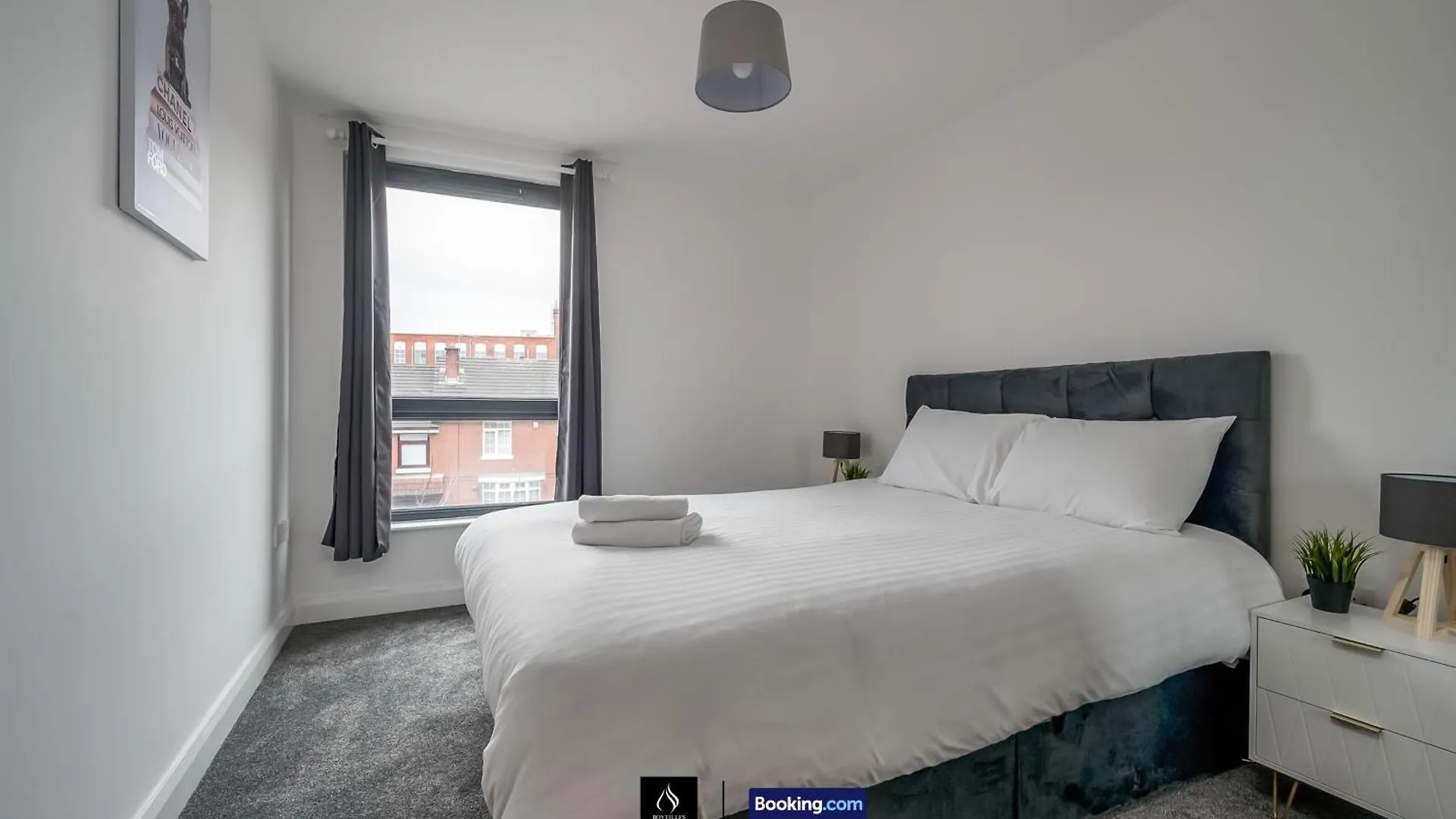 2 Bed Modern Cozy Apt By Boyeilles Apartments Short Lets & Serviced Accommodation Belfast With Free Wifi