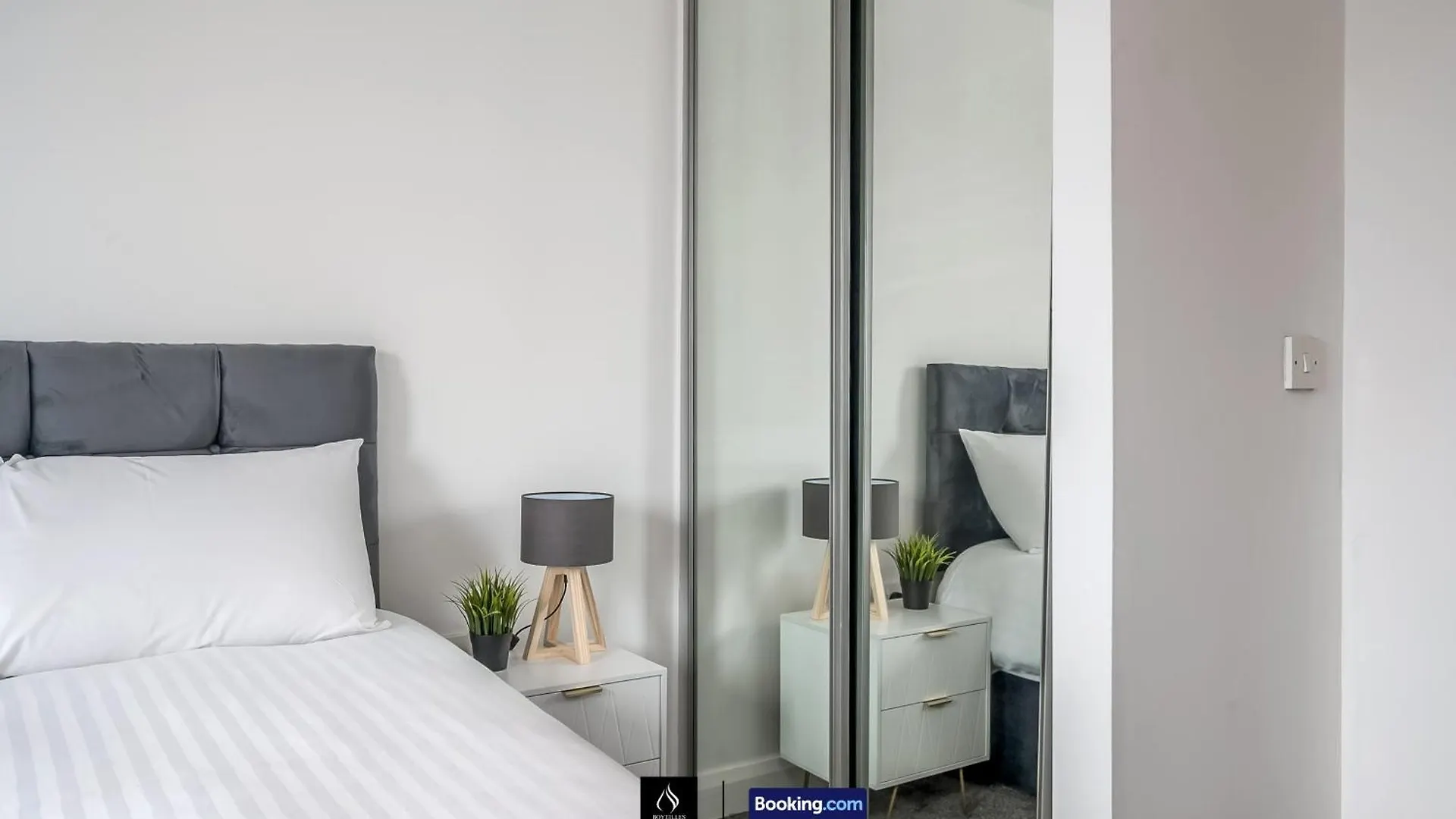 2 Bed Modern Cozy Apt By Boyeilles Apartments Short Lets & Serviced Accommodation Belfast With Free Wifi 0*,  United Kingdom