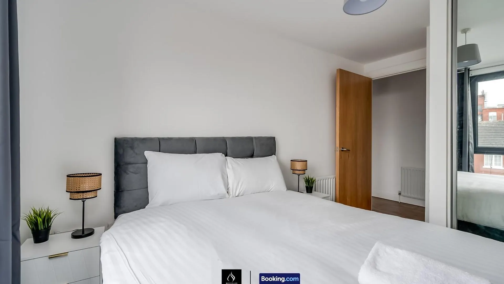 2 Bed Modern Cozy Apt By Boyeilles Apartments Short Lets & Serviced Accommodation Belfast With Free Wifi