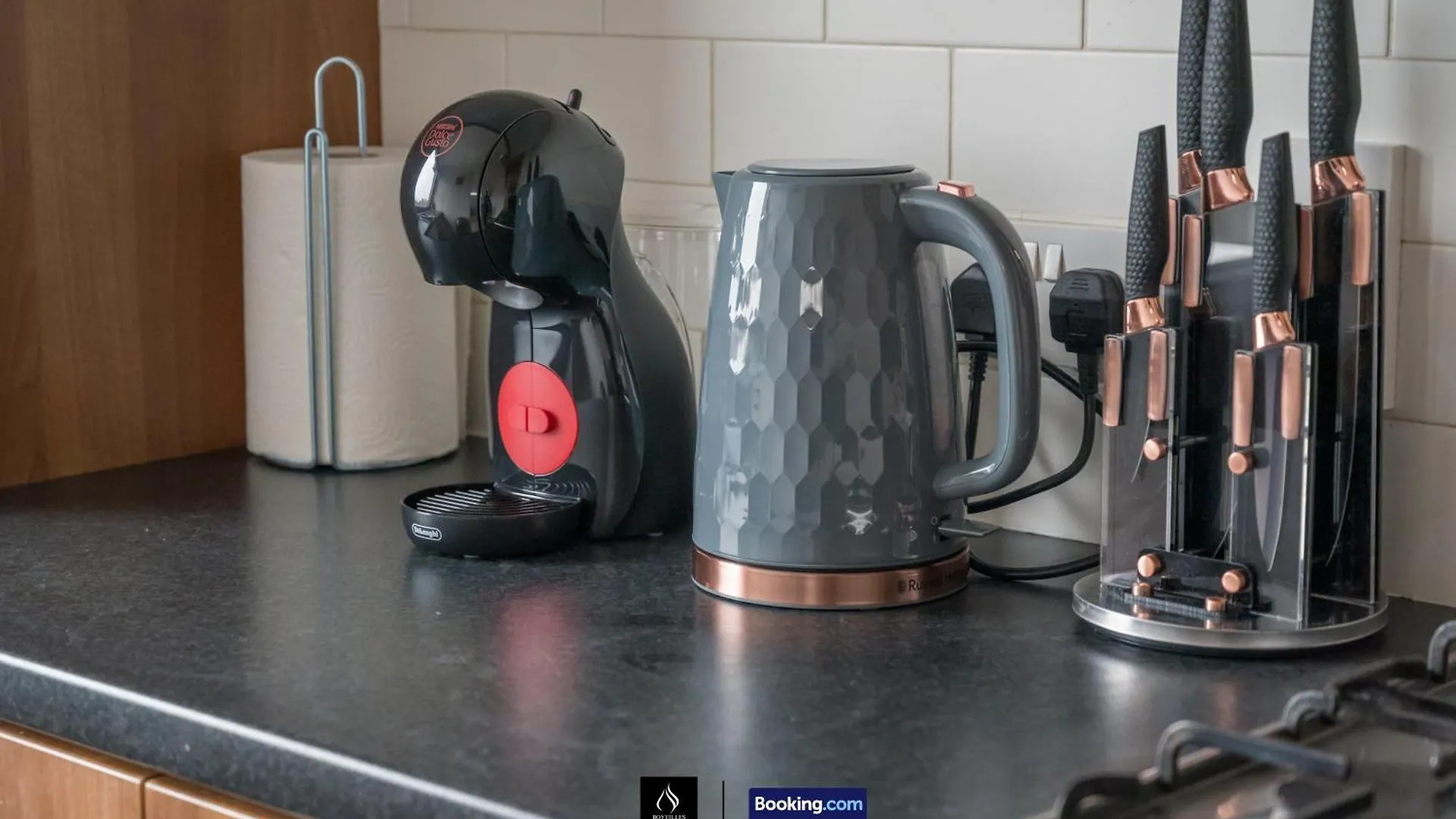 2 Bed Modern Cozy Apt By Boyeilles Apartments Short Lets & Serviced Accommodation Belfast With Free Wifi